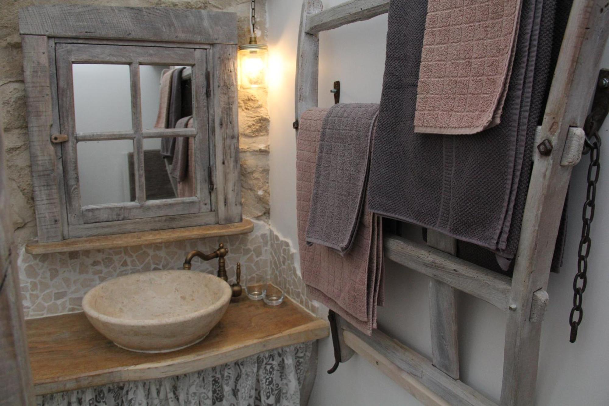La Belle Ame Bed and Breakfast Saint-Priest-des-Champs Kamer foto